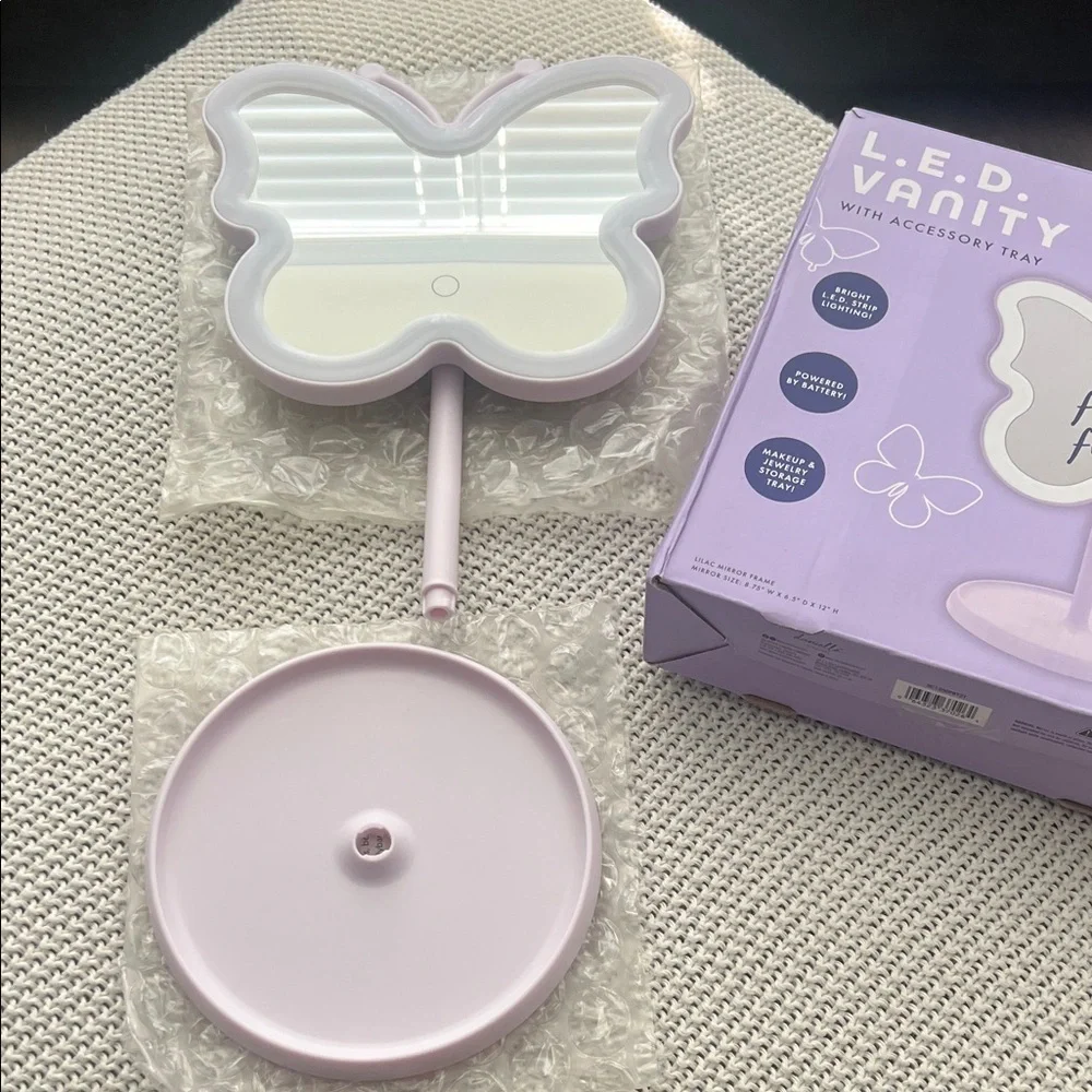 Danielle Creations charming butterfly